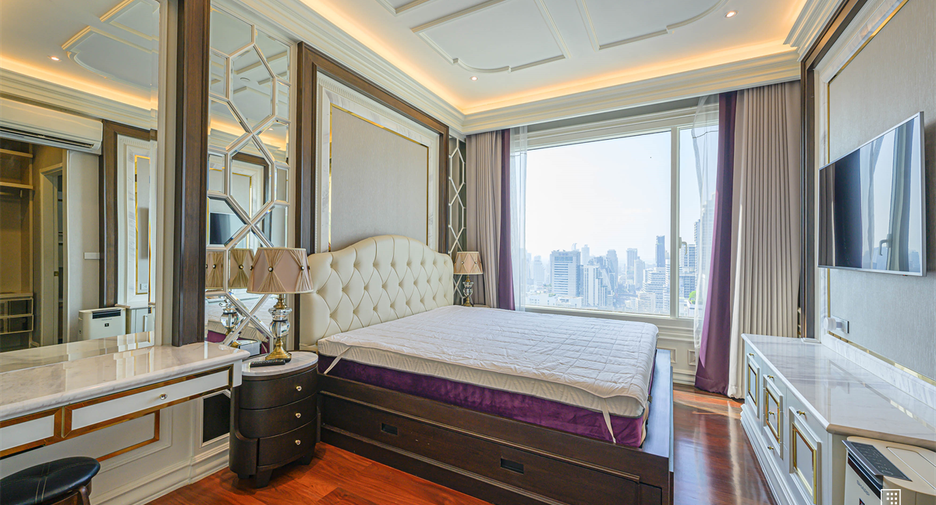 For rent 5 bedrooms condo in Watthana, Bangkok