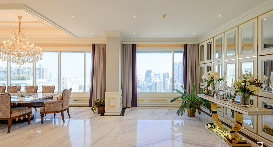 For rent 5 bedrooms condo in Watthana, Bangkok