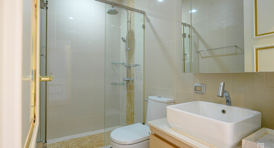 For rent 5 bedrooms condo in Watthana, Bangkok