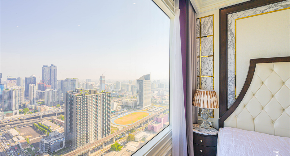 For rent 5 bedrooms condo in Watthana, Bangkok