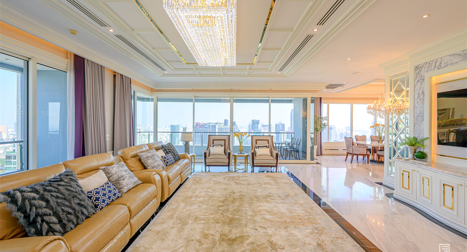 For rent 5 bedrooms condo in Watthana, Bangkok