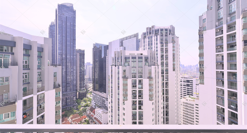 For rent 2 bedrooms condo in Huai Khwang, Bangkok