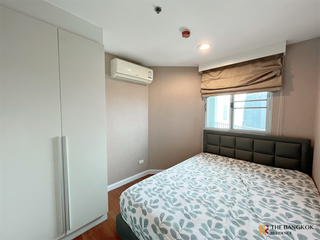 For rent 3 bedrooms condo in Huai Khwang, Bangkok