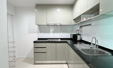 For rent 3 bedrooms condo in Huai Khwang, Bangkok