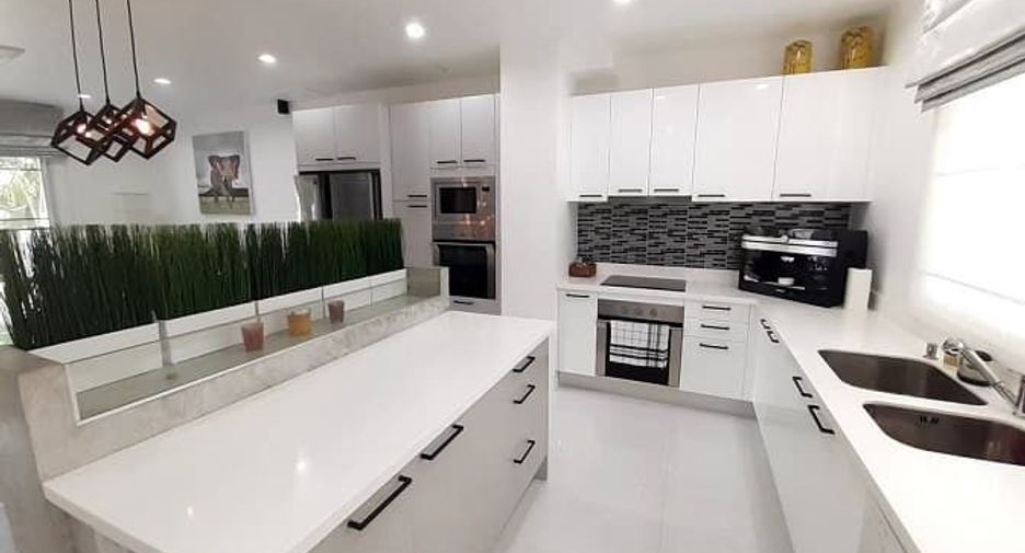 Haus zum Kauf und zur Miete mit 2 Zimmer in Mueang Phuket, Phuket