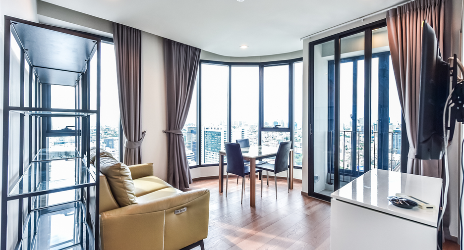 For rent 2 bedrooms condo in Ratchathewi, Bangkok