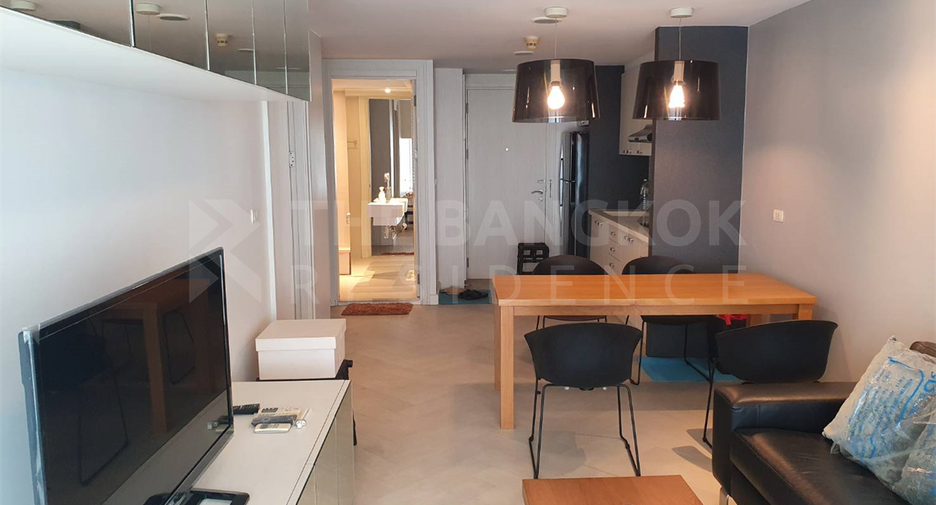 For rent 2 bedrooms condo in Watthana, Bangkok
