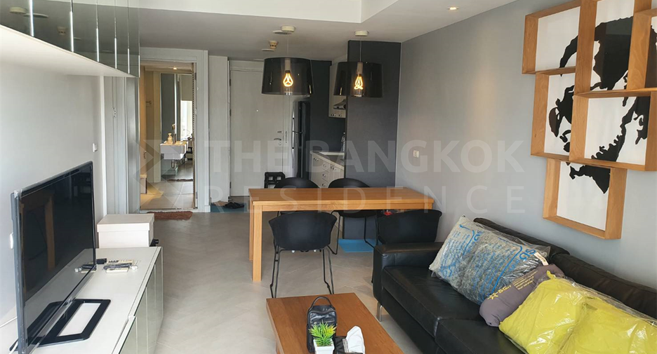 For rent 2 bedrooms condo in Watthana, Bangkok