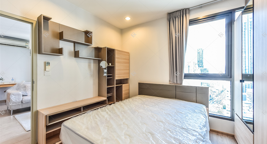 For rent 2 bedrooms condo in Ratchathewi, Bangkok