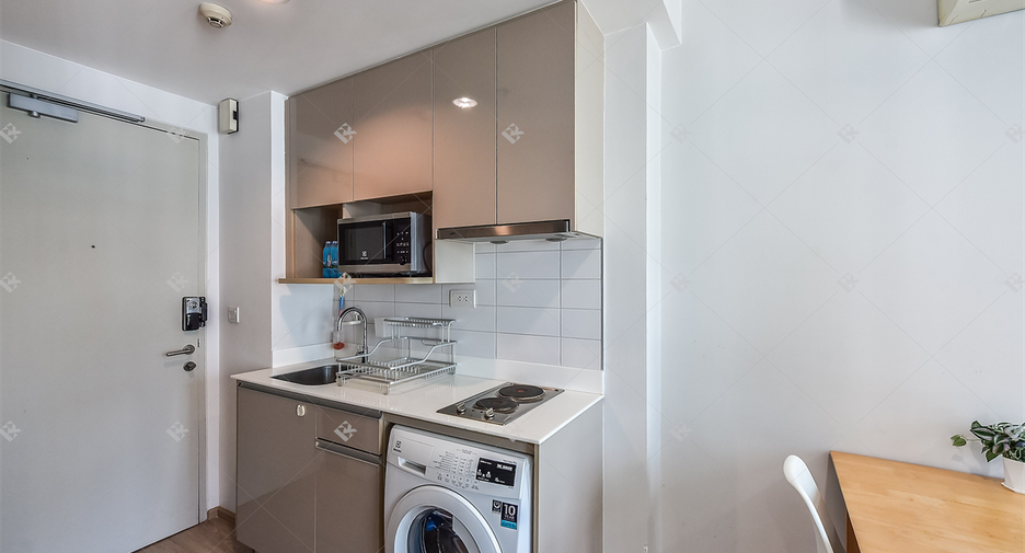 For rent 2 bedrooms condo in Ratchathewi, Bangkok