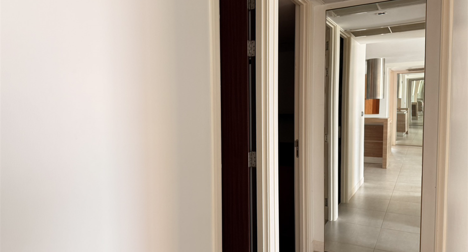 For rent 3 ベッドルーム condo in Phaya Thai, Bangkok