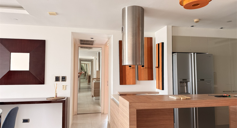 For rent 3 ベッドルーム condo in Phaya Thai, Bangkok