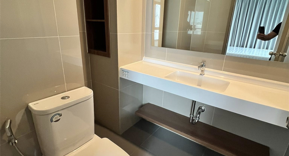 Condo en alquiler de 2 habitaciones en Huai Khwang, Bangkok