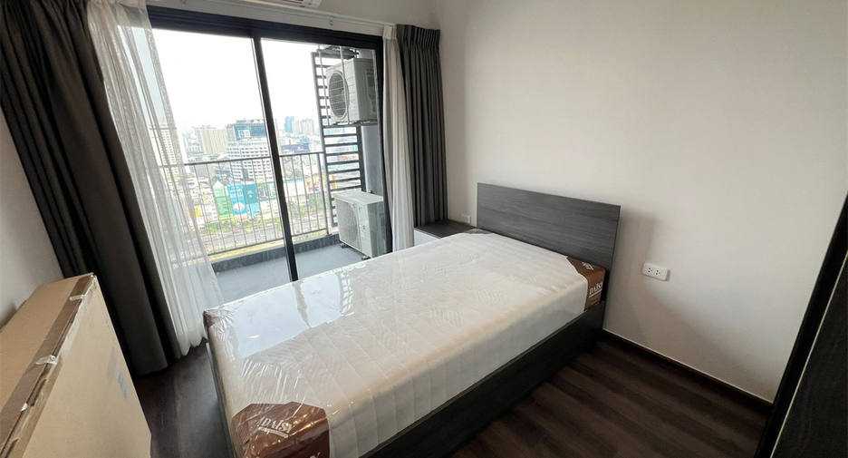 Condo en alquiler de 2 habitaciones en Huai Khwang, Bangkok