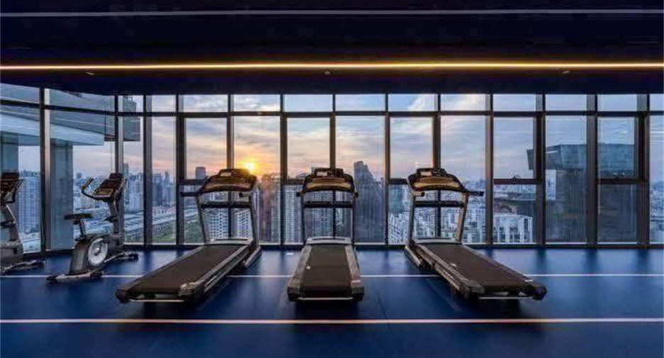 Condo en alquiler de 2 habitaciones en Huai Khwang, Bangkok