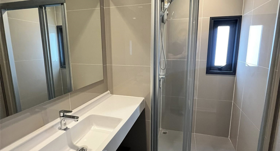 Condo en alquiler de 2 habitaciones en Huai Khwang, Bangkok