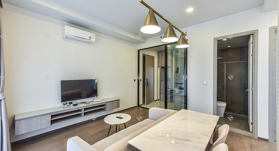 For rent 2 bedrooms condo in Ratchathewi, Bangkok