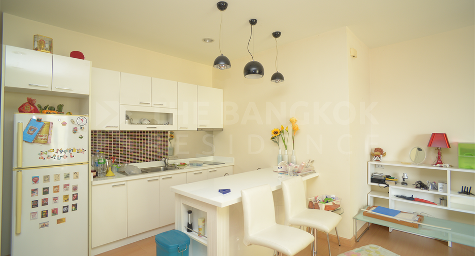 For rent 2 bedrooms condo in Ratchathewi, Bangkok