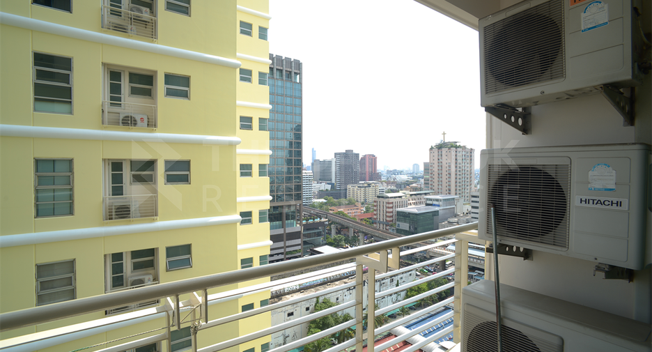 For rent 2 bedrooms condo in Ratchathewi, Bangkok