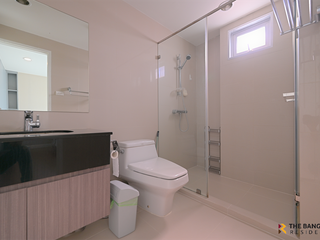 For rent 3 bedrooms condo in Huai Khwang, Bangkok