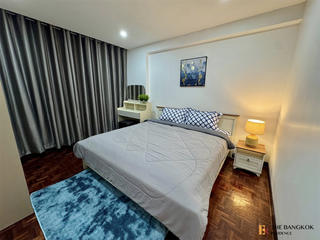 For rent 3 bedrooms condo in Huai Khwang, Bangkok