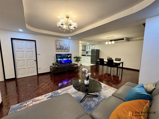For rent 3 bedrooms condo in Huai Khwang, Bangkok