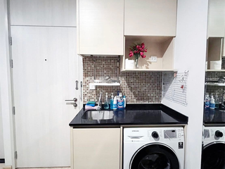 For rent 3 bedrooms condo in Huai Khwang, Bangkok
