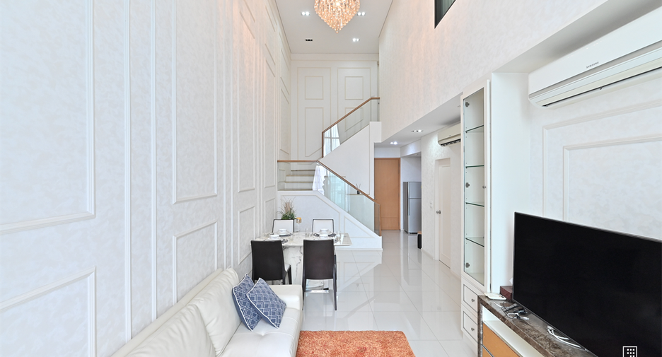 For rent 2 bedrooms condo in Watthana, Bangkok