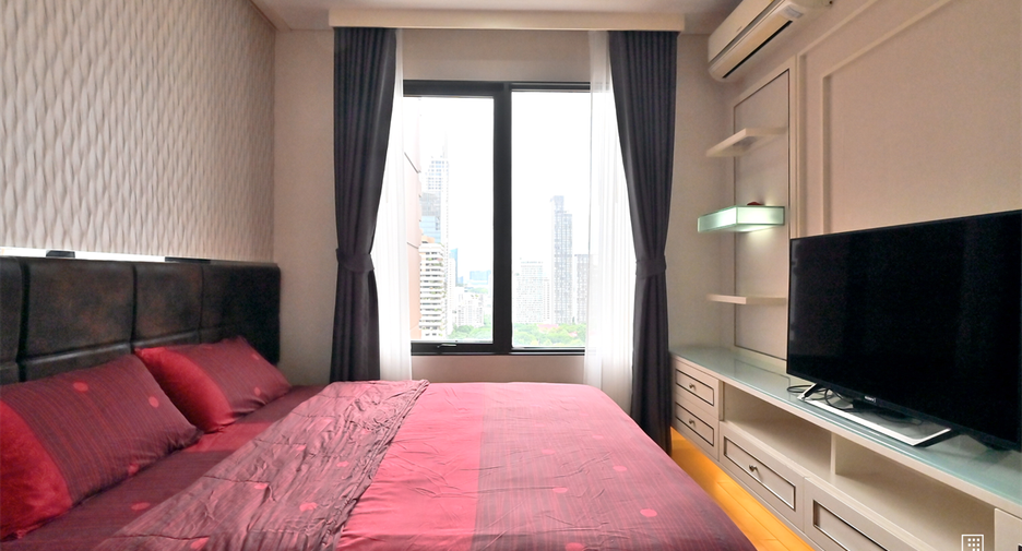 For rent 2 bedrooms condo in Watthana, Bangkok