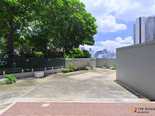 For rent 5 bedrooms condo in Huai Khwang, Bangkok