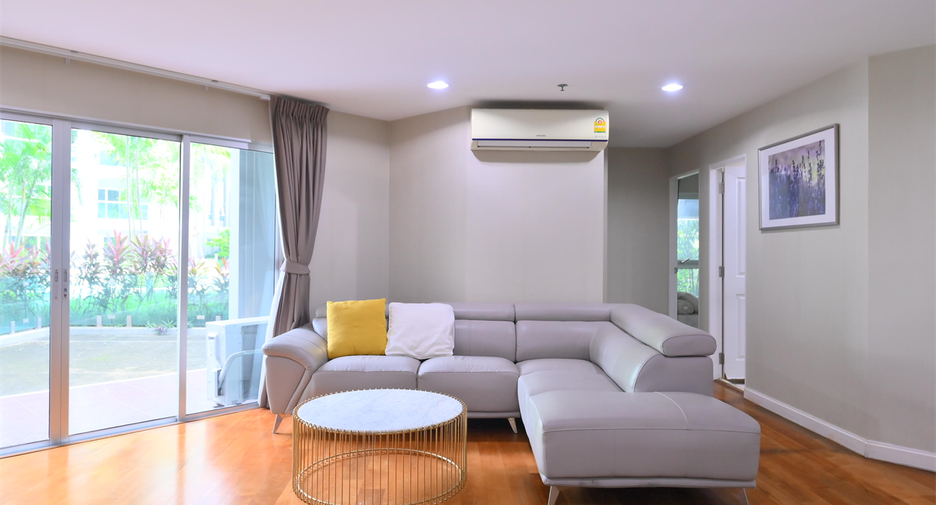 For rent 5 bedrooms condo in Huai Khwang, Bangkok