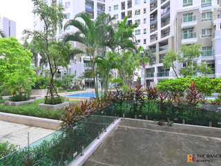 For rent 5 bedrooms condo in Huai Khwang, Bangkok