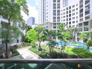 For rent 5 bedrooms condo in Huai Khwang, Bangkok