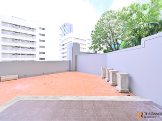 For rent 5 bedrooms condo in Huai Khwang, Bangkok