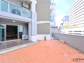 For rent 5 bedrooms condo in Huai Khwang, Bangkok