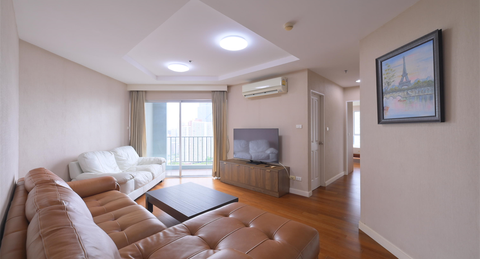For rent 2 bedrooms condo in Huai Khwang, Bangkok