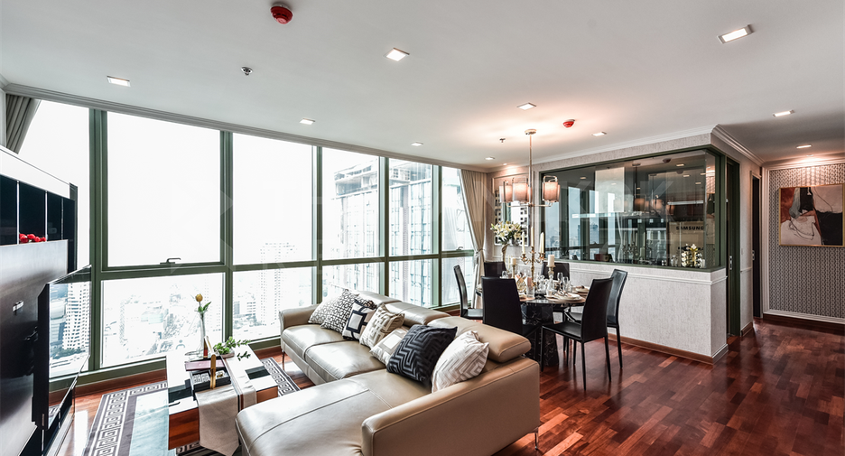 Wohnung zur Miete mit 3 Zimmer in Pathum Wan, Bangkok