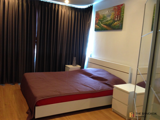 For rent 2 bedrooms condo in Huai Khwang, Bangkok