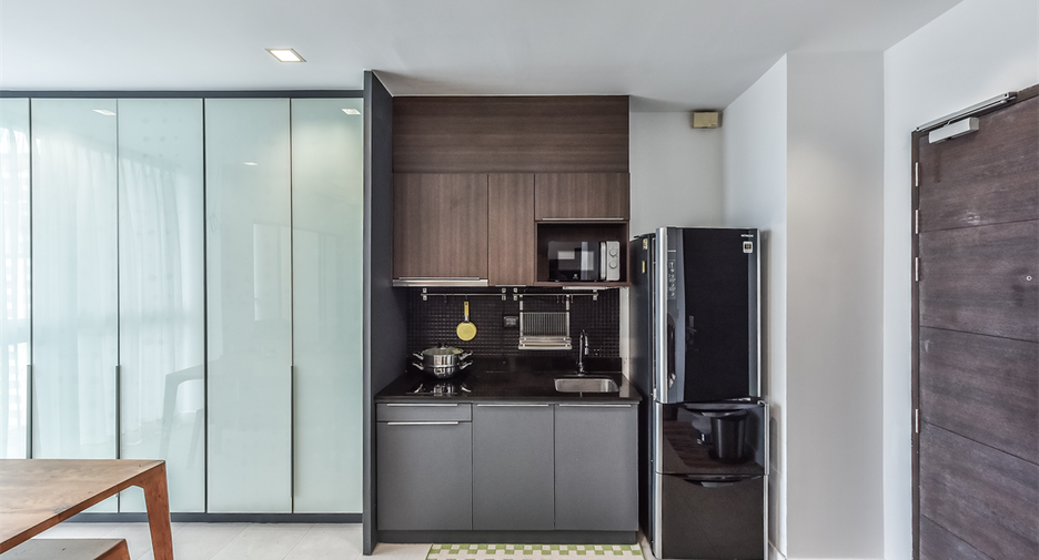 For rent 1 bed condo in Ratchathewi, Bangkok