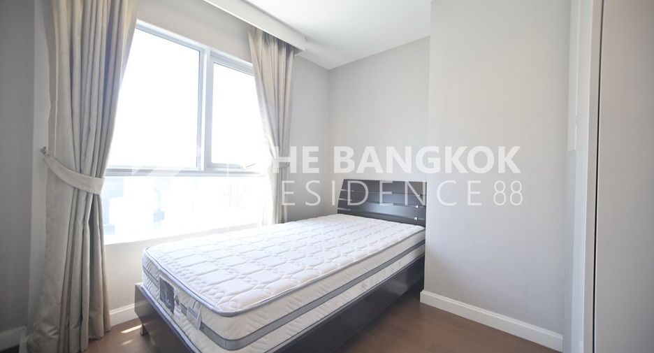 For rent 2 bedrooms condo in Huai Khwang, Bangkok