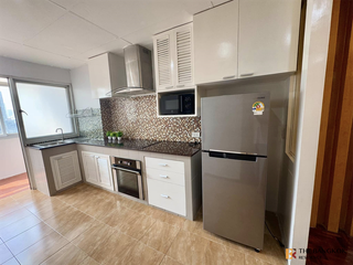For rent 3 bedrooms condo in Huai Khwang, Bangkok