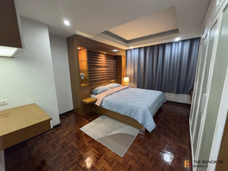 For rent 3 bedrooms condo in Huai Khwang, Bangkok