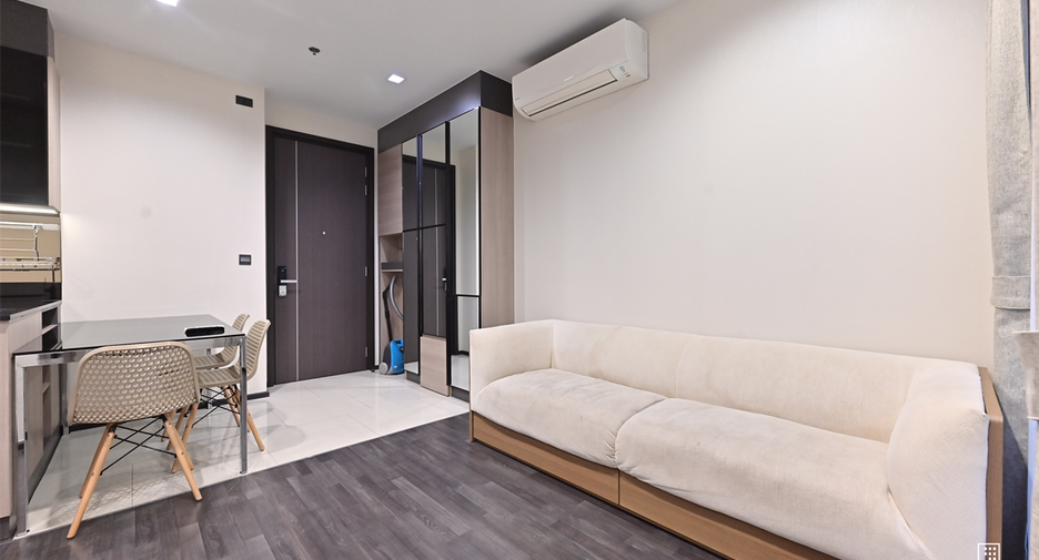 For rent 2 bedrooms condo in Huai Khwang, Bangkok