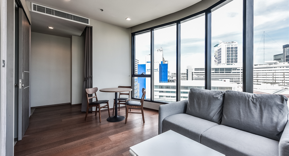 For rent 2 bedrooms condo in Ratchathewi, Bangkok