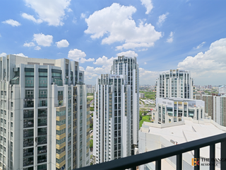 For rent 4 bedrooms condo in Huai Khwang, Bangkok