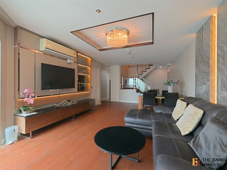 For rent 4 bedrooms condo in Huai Khwang, Bangkok
