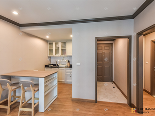 For rent 2 bedrooms condo in Pathum Wan, Bangkok