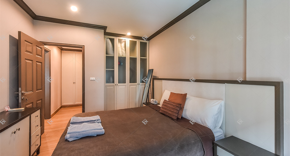 For rent 2 bedrooms condo in Pathum Wan, Bangkok