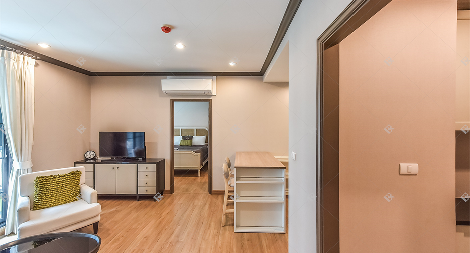 For rent 2 bedrooms condo in Pathum Wan, Bangkok