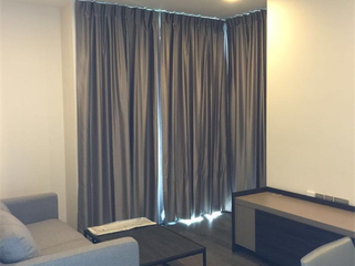 For rent 2 bedrooms condo in Pathum Wan, Bangkok